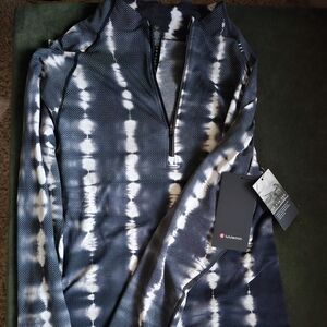 LAST CHANCE- Lululemon Metal Vent Tech Midweight Half Zip